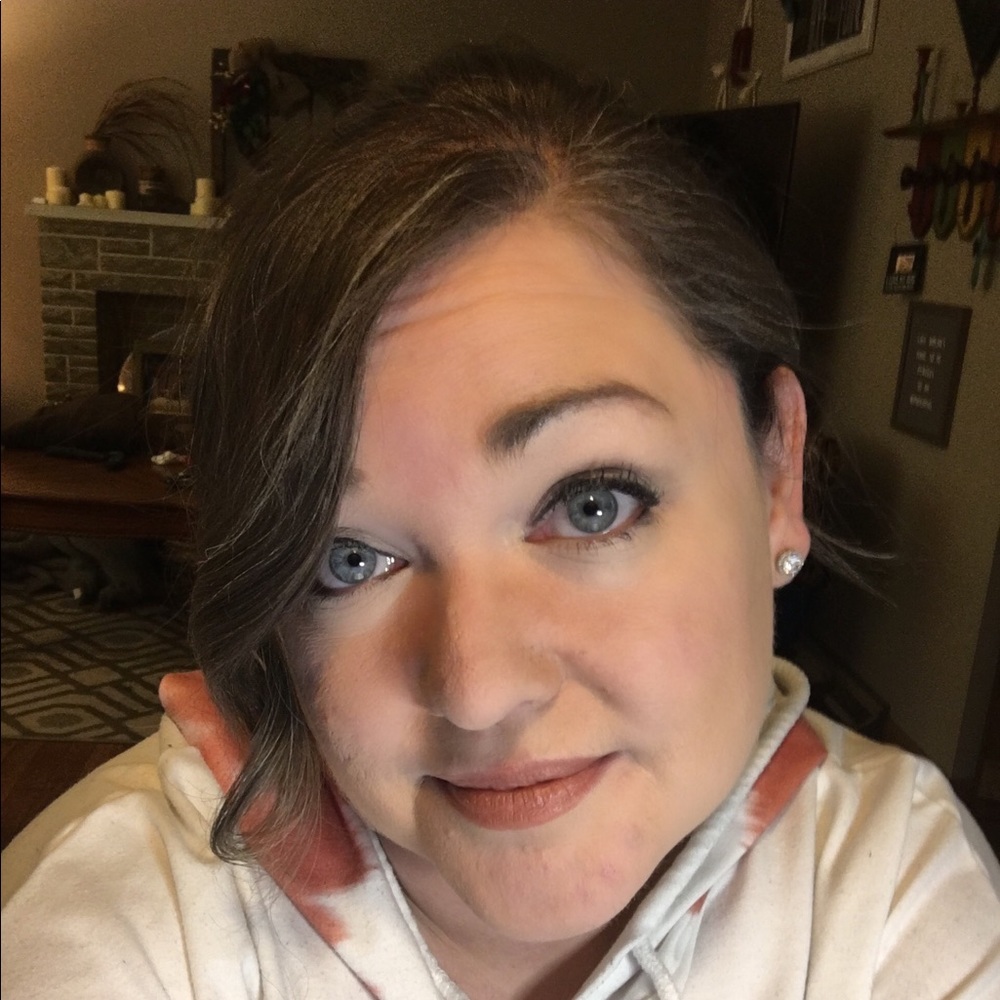 Meet your Posher, Jennifer